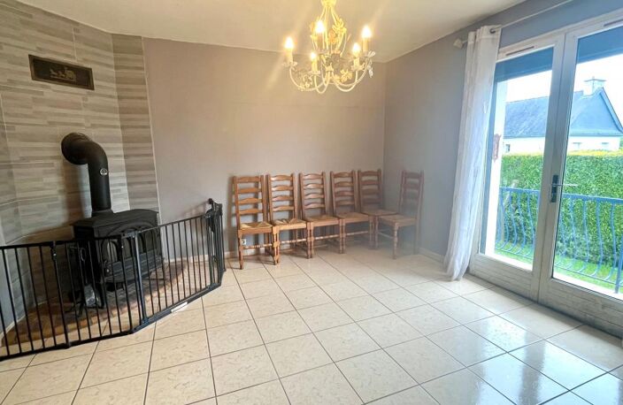 À Vendre - Maison familiale avec sous-sol et jardin clos – Quartier calme à Rostrenen — photo 2