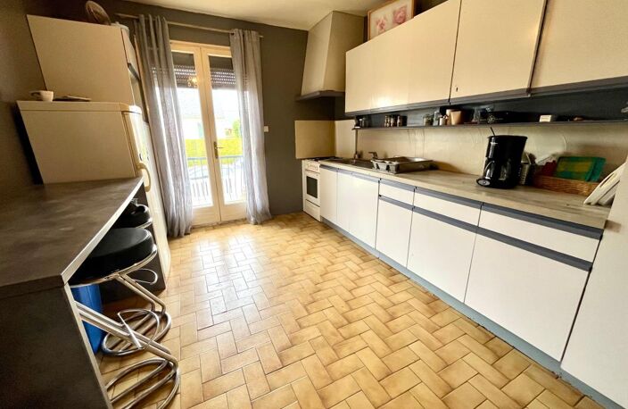 À Vendre - Maison familiale avec sous-sol et jardin clos – Quartier calme à Rostrenen — photo 4