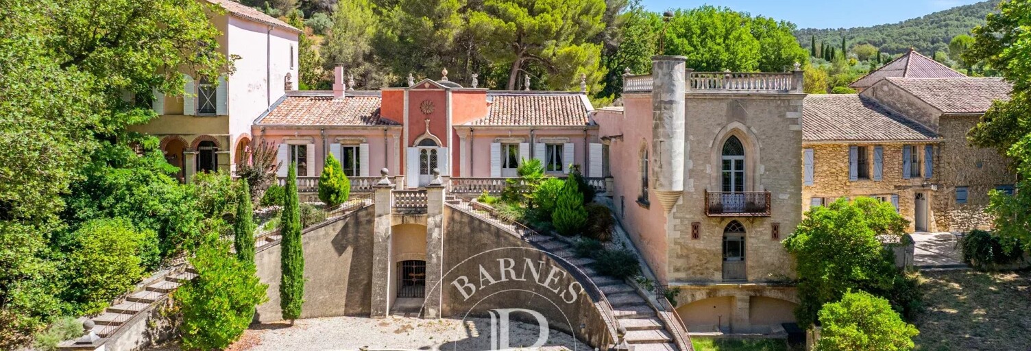 Maison 20 Pièces 600 m² à vendre à Lourmarin (84160)
