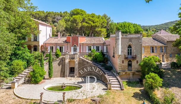 Propri&eacute;t&eacute; 20 pièces  à vendre Lourmarin 84160