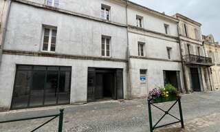 Immeuble  922 m² à vendre à Saint-Jean-d'Angély (17400)