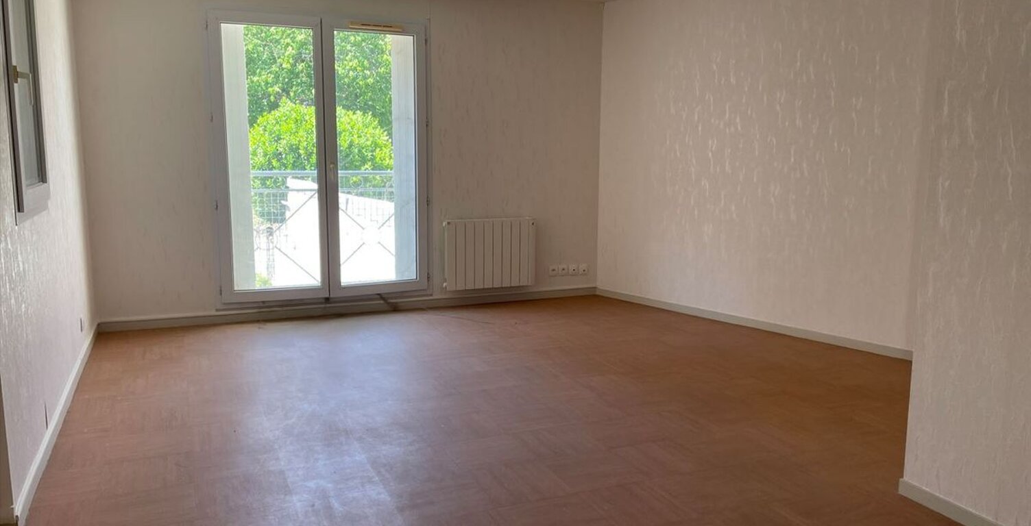 Chinon Faubourg St Jacques - appartement T4 — photo 1
