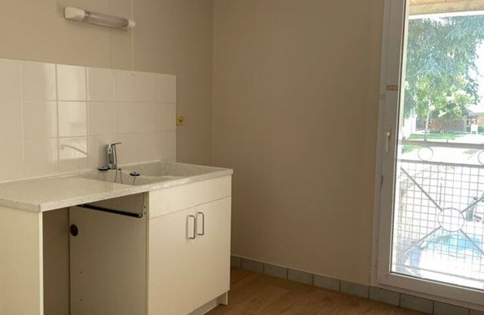 Chinon Faubourg St Jacques - appartement T4 — photo 2