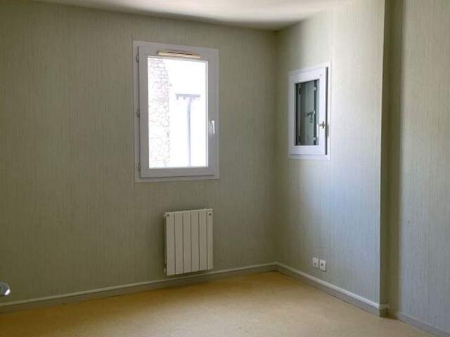 Chinon Faubourg St Jacques - appartement T4 — photo du bien