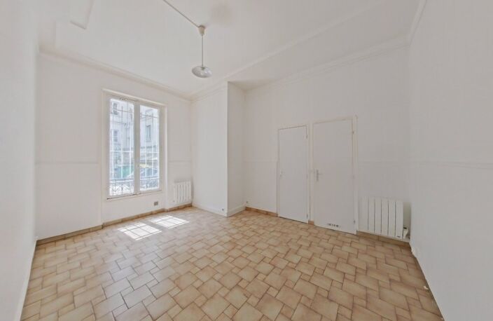 STUDIO - VOLTAIRE — photo 2