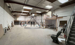 Local industriel  1260 m² à louer à Vaux-le-Pénil (77000)