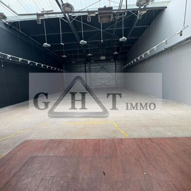 Local industriel  3390 €