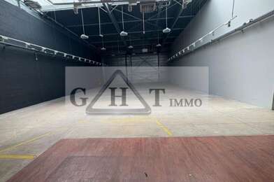 Local industriel  3390 €