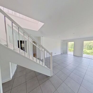 Maison 5 pièces 299000 €