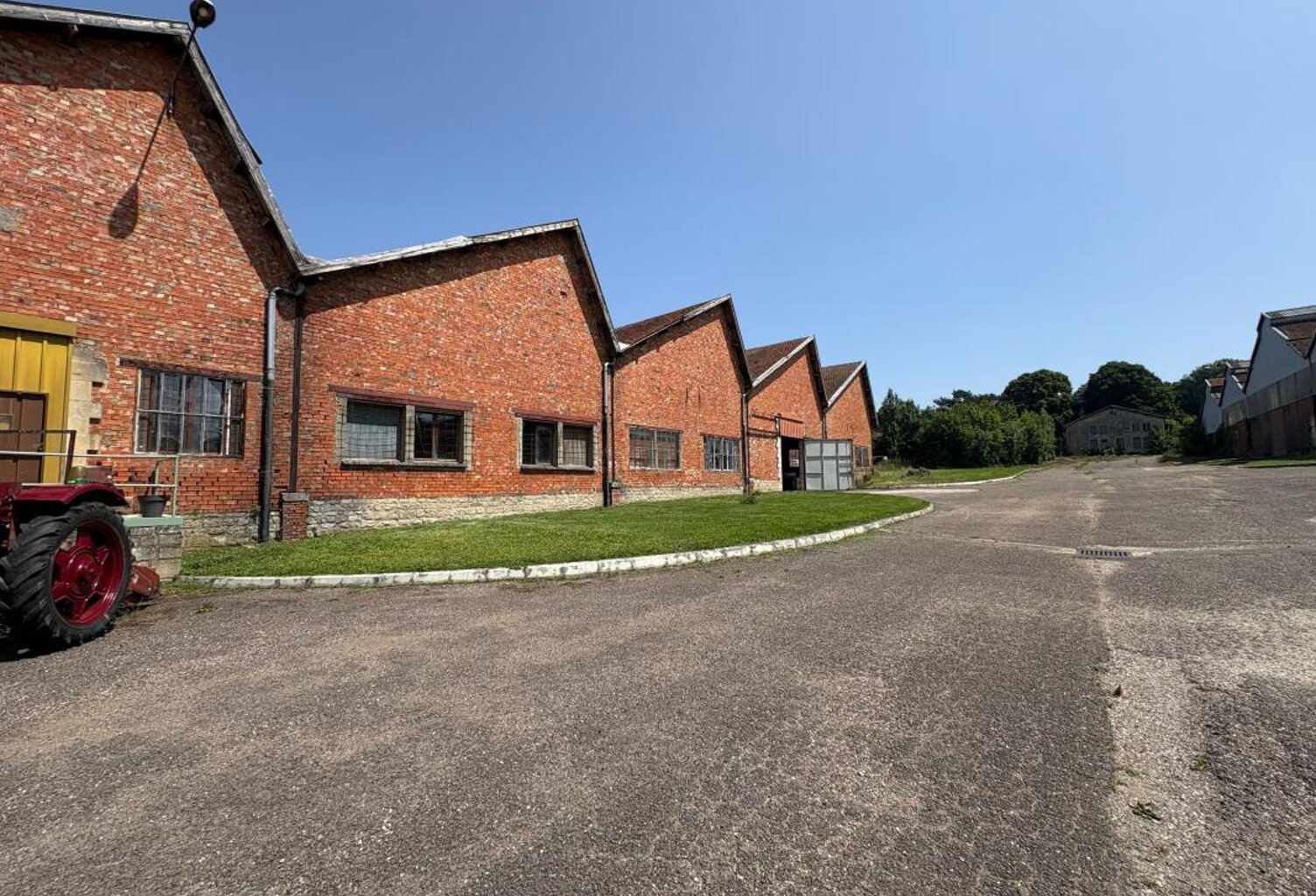 Site industriel Polyvalent 8750m2 sur 4ha 48a et 32ca — photo 1