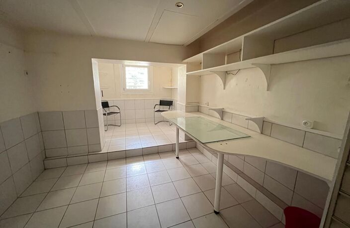 Location bureau 1 pièce  à Marseille 8 (13008) — photo 2
