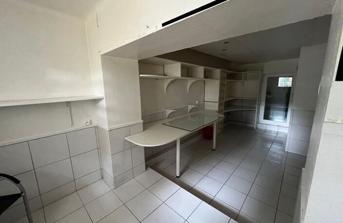Location bureau 1 pièce  à Marseille 8 (13008) — photo 3