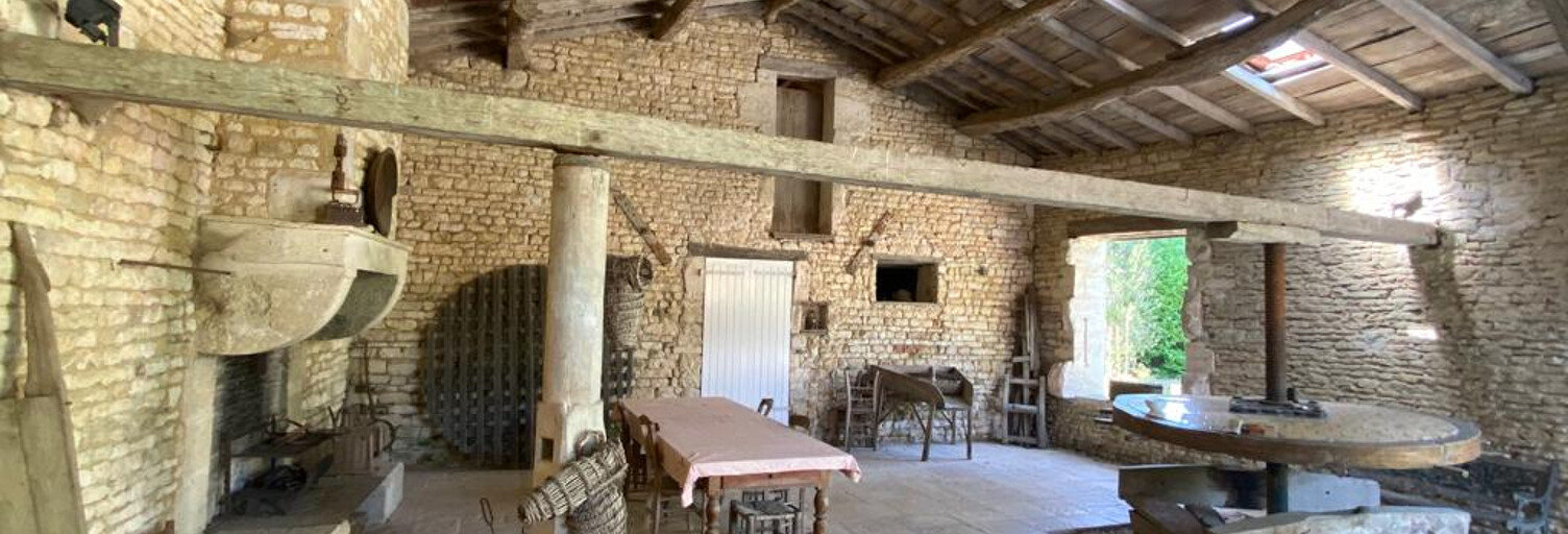 Maison 9 Pièces 265 m² à vendre à Thairé (17290)