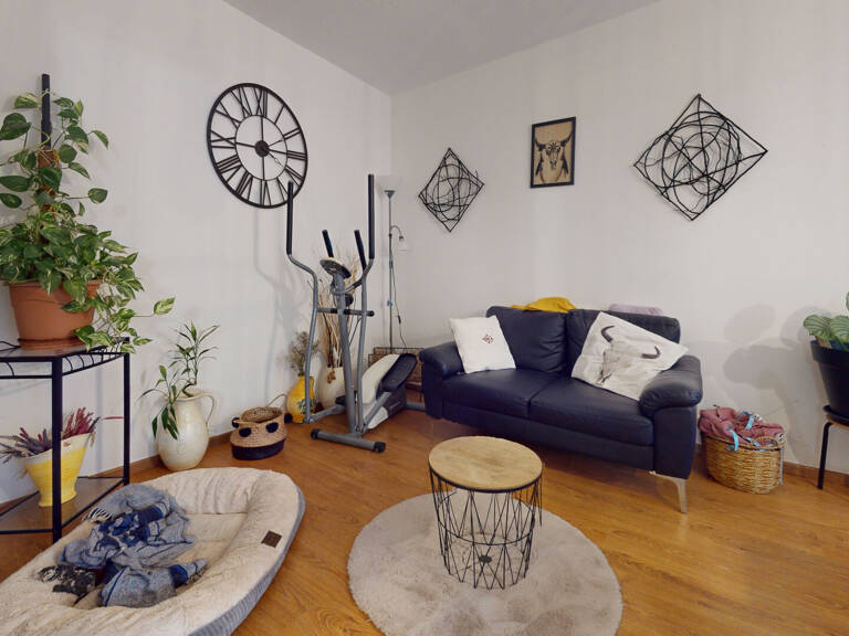 EN EXCLUSIVITÉ à Voiron Centre - T2 de 60 m² + cave + garage — photo 1