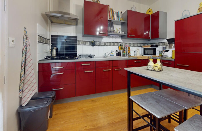 EN EXCLUSIVITÉ à Voiron Centre - T2 de 60 m² + cave + garage — photo 2