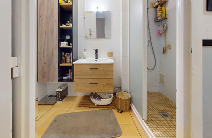 EN EXCLUSIVITÉ à Voiron Centre - T2 de 60 m² + cave + garage — photo 4