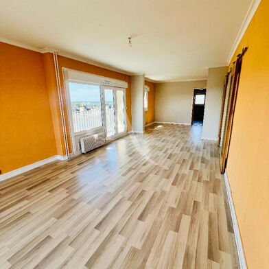 Appartement 4 pièces 890 €