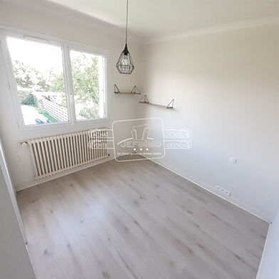 Maison 7 pièces 344 €