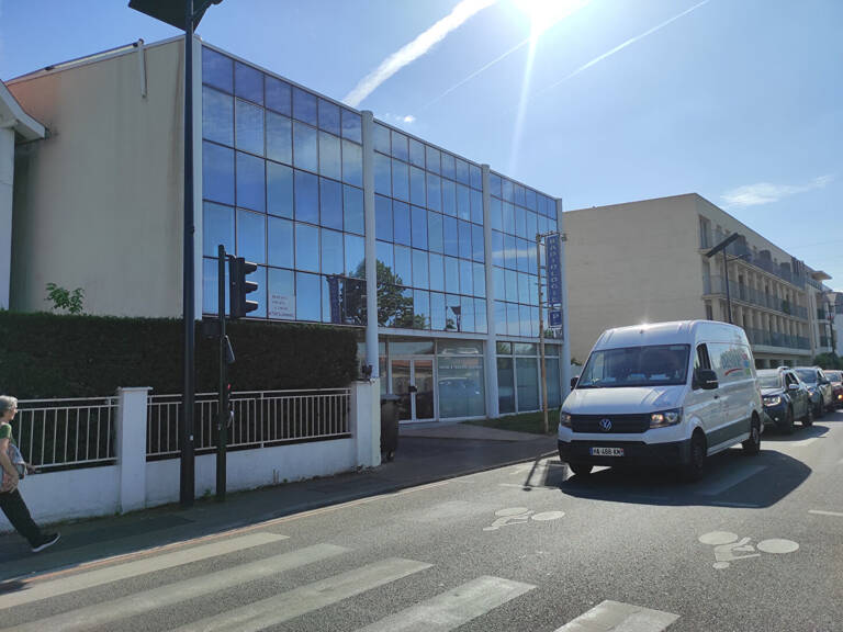 A vendre Immeuble à usage professionnel de 800 m2 à Bordeaux — photo 1