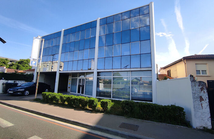 A vendre Immeuble à usage professionnel de 800 m2 à Bordeaux — photo 2