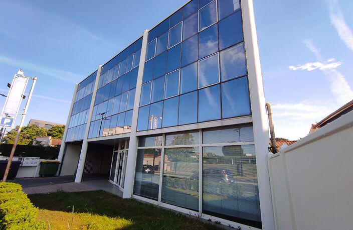 A vendre Immeuble à usage professionnel de 800 m2 à Bordeaux — photo 4