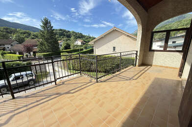 Maison 5 pièces 815 €