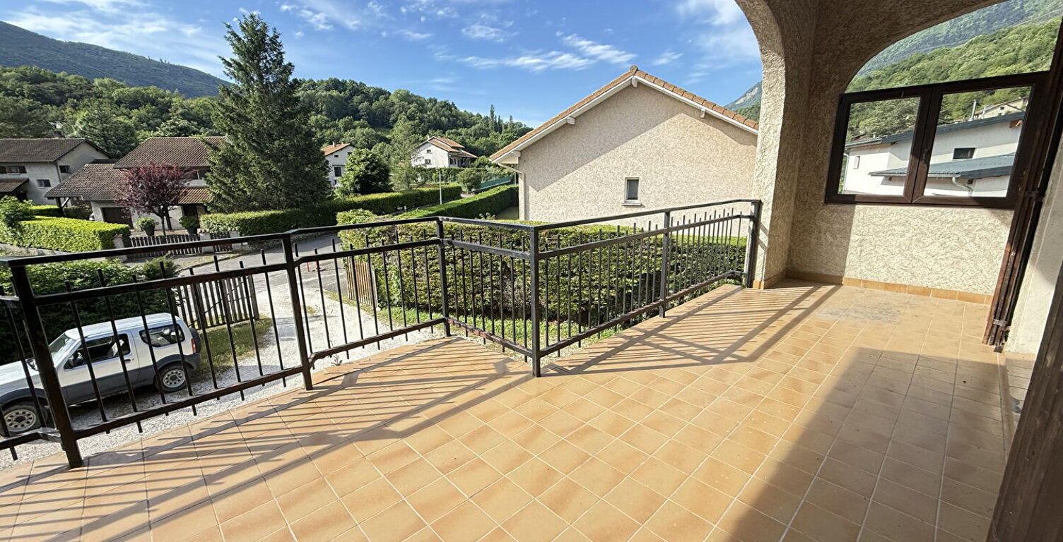 Appartement Le Gua 8 pièce(s) 122 m² — photo 1