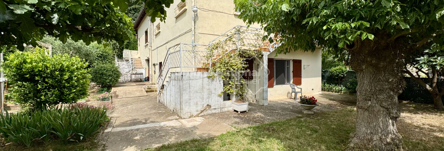 Immeuble  161 m² à vendre à Nîmes (30000)