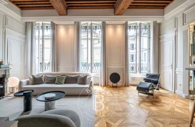 Lyon 2 – Appartement traversant 129,76 m² - 3 chambres - Grenier - Cave — photo du bien