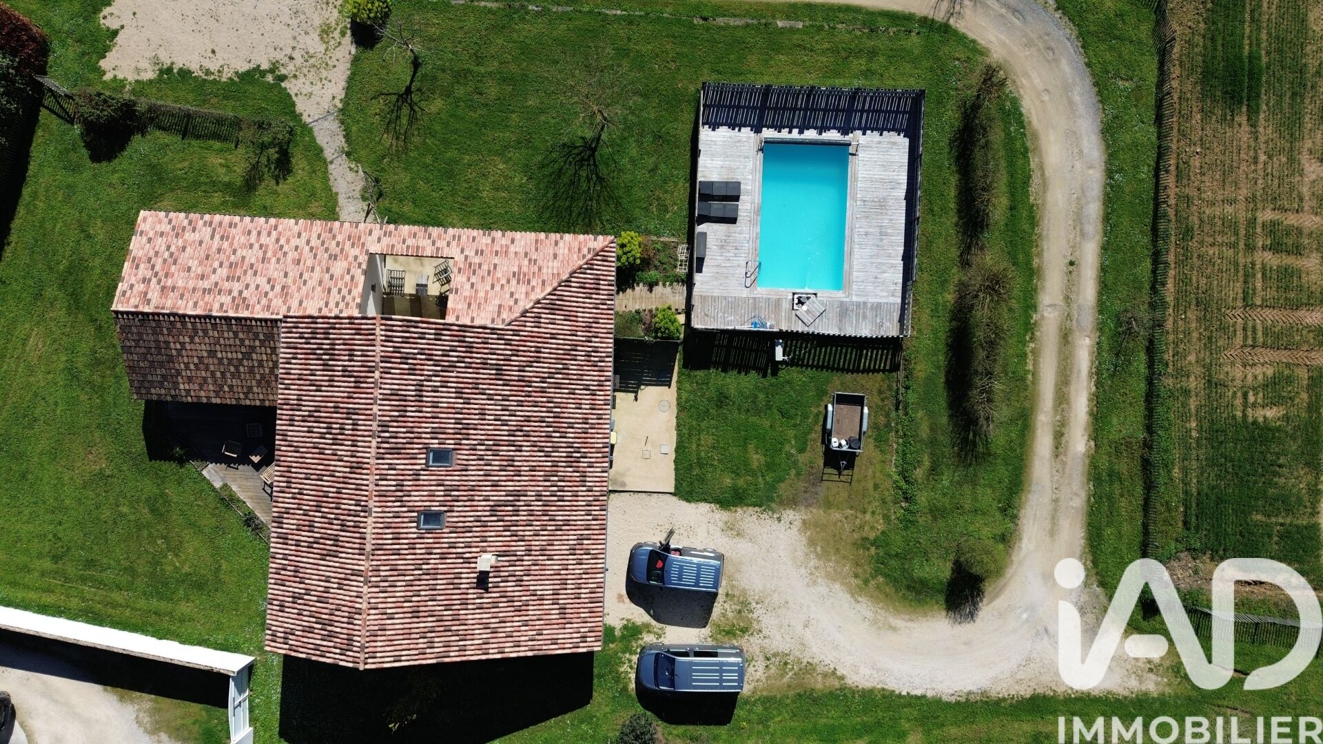 Gencay - 204m² - 11p. - 4ch.