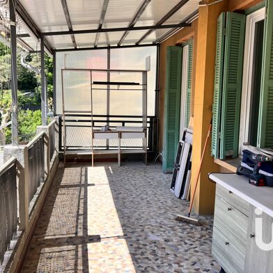 Appartement 4 pièces 220000 €