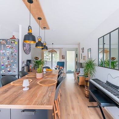 Appartement 3 pièces 241960 €