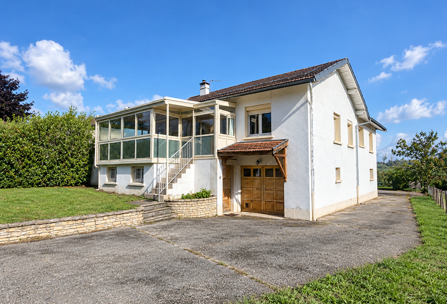 Belle maison au calme, avec vue et potentiel exceptionnel / — photo 1