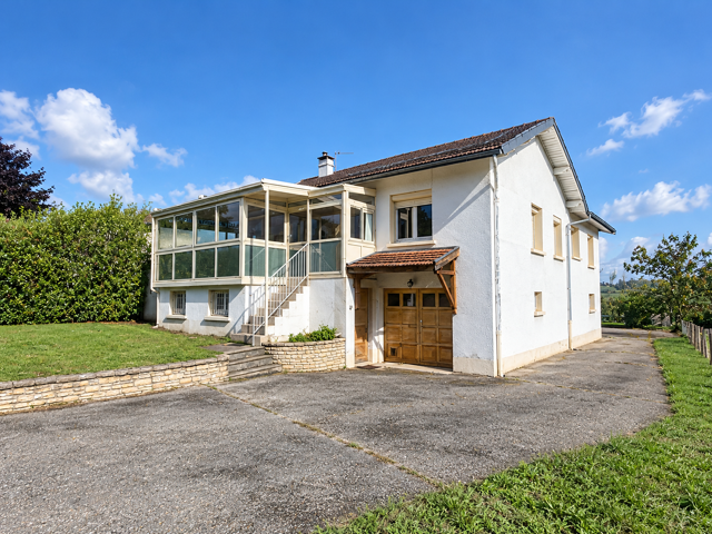 Belle maison au calme, avec vue et potentiel exceptionnel / — photo du bien