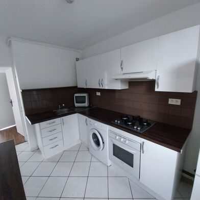 Appartement 3 pièces 760 €