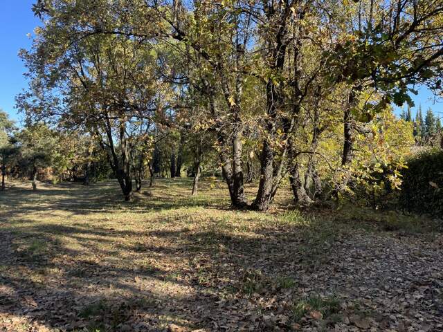 Terrain constructible de 2 150 m² Lorgues — photo du bien