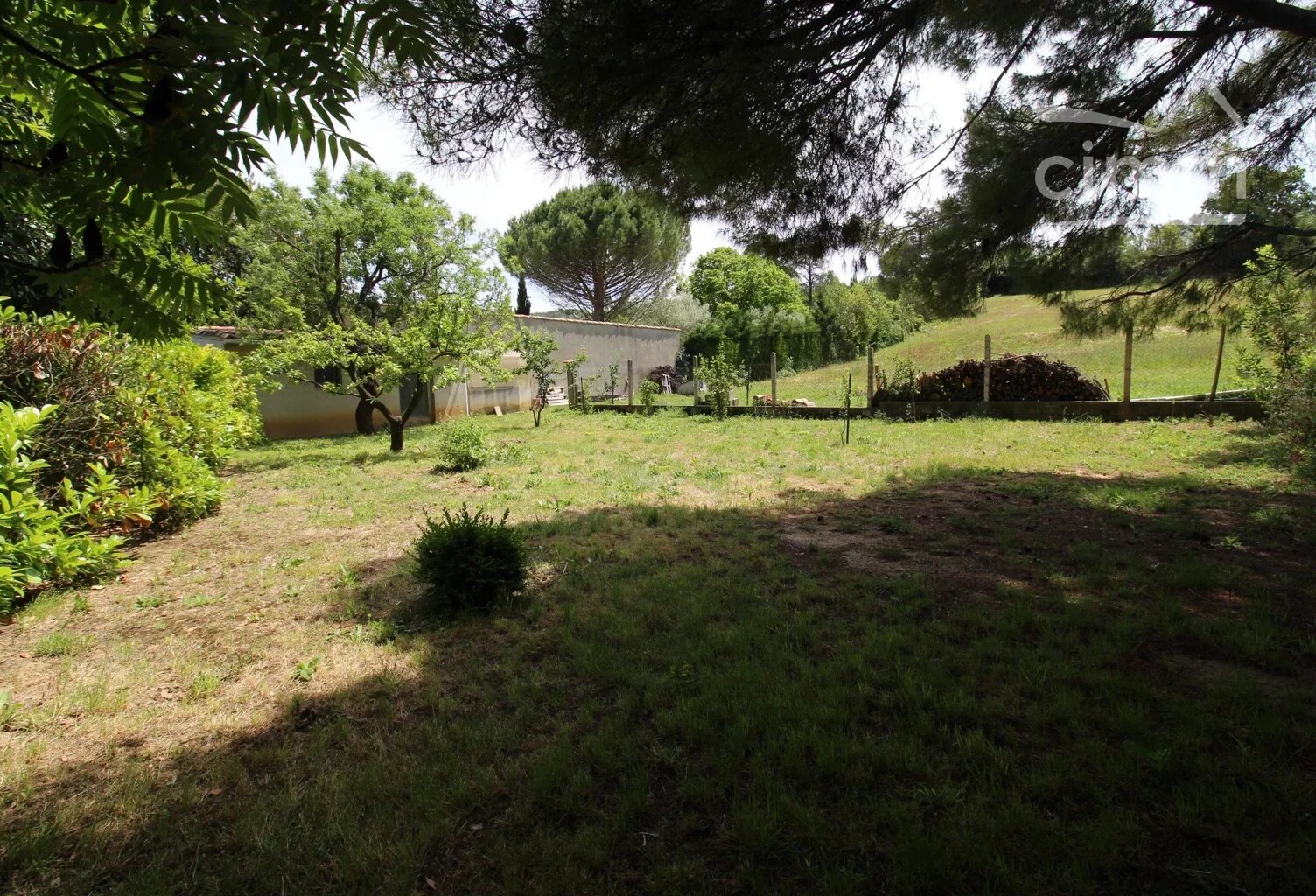 Charmante maison avec piscine et dépendances — photo 1