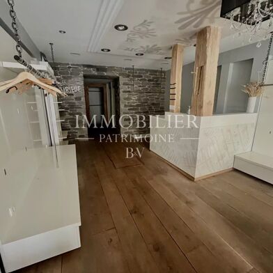 Commerce 2 pièces 151760 €