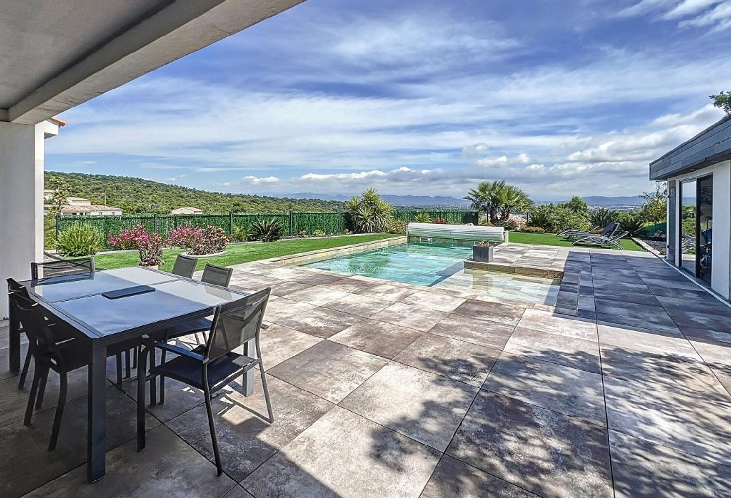 Villa de 158m²  moderne avec piscine ! à 1,5km des plages — photo 1