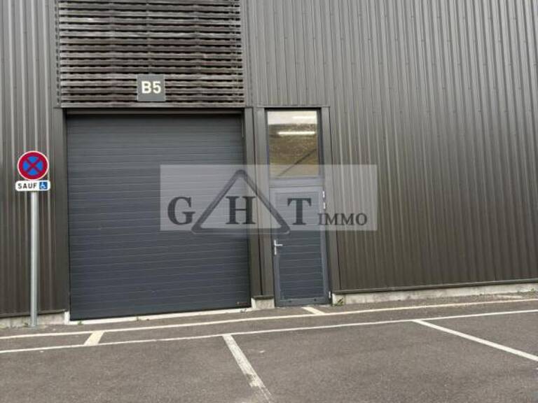 ENTREPOT 98 M² A VENDRE SAINT FARGEAU — photo 1