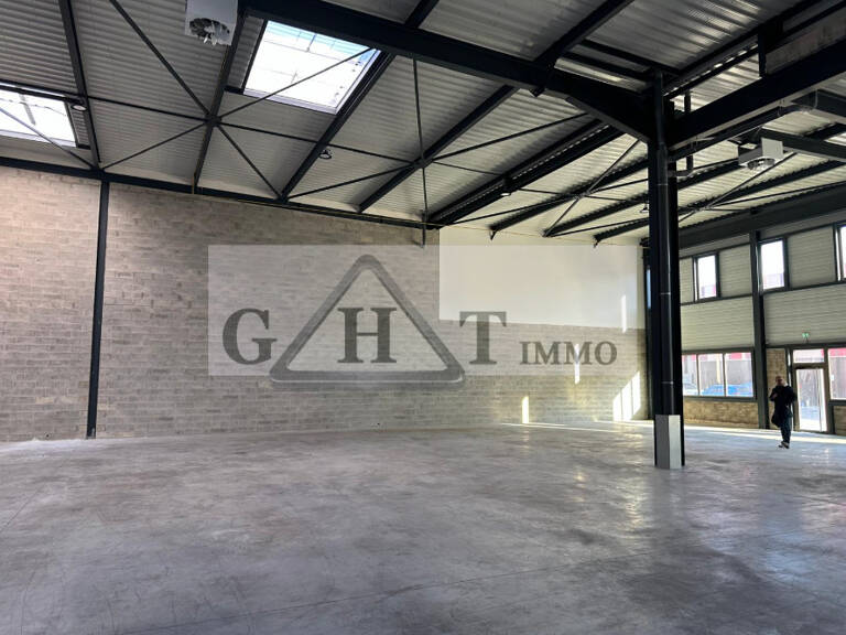 ENTREPOT 1154 M² A LOUER A GENNEVILLIERS — photo 1