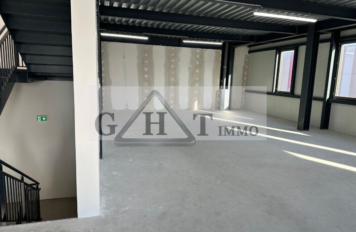 ENTREPOT 1154 M² A LOUER A GENNEVILLIERS — photo 5