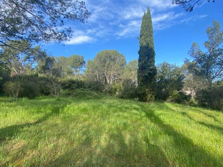 Terrain constructible 1020 m² — photo 1