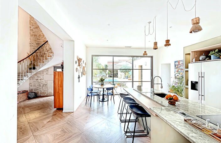 Maison de maitre renovée-160 M2- terrain 404 M2 — photo 2