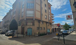 Garage   m² à louer à Voiron (38500)