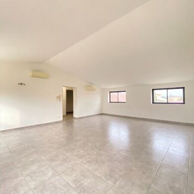 Bureau 2 pièces 790 €