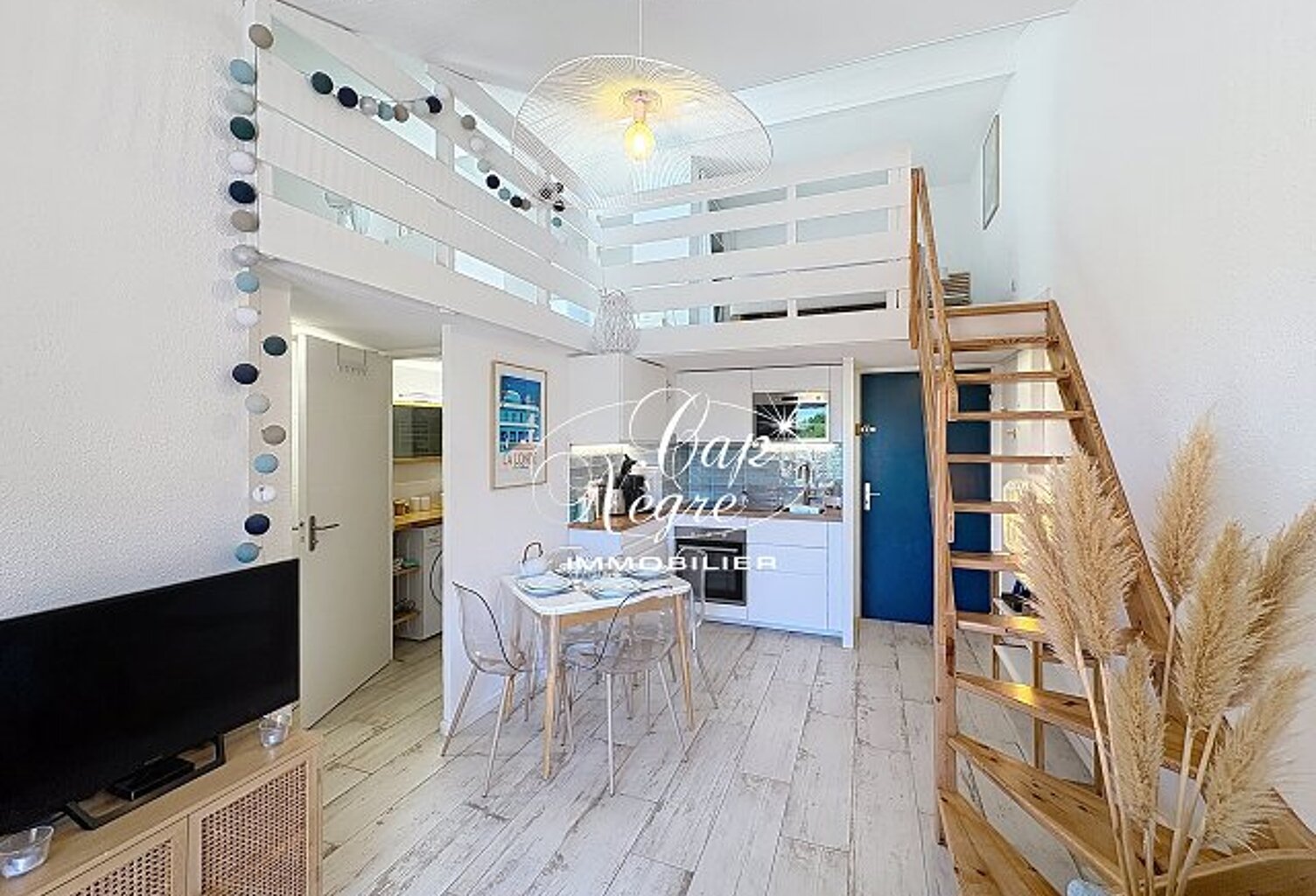 DUPLEX DERNIER ÉTAGE AU PIED DES PLAGES À VENDRE RÉNOVÉ À LA LON — photo 1