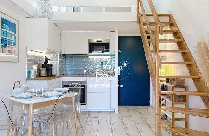 DUPLEX DERNIER ÉTAGE AU PIED DES PLAGES À VENDRE RÉNOVÉ À LA LON — photo 2