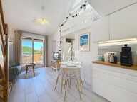 DUPLEX DERNIER ÉTAGE AU PIED DES PLAGES À VENDRE RÉNOVÉ À LA LON — photo 3