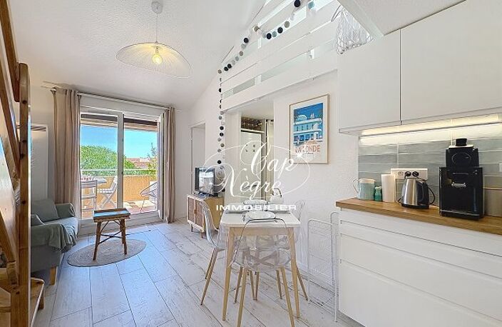 DUPLEX DERNIER ÉTAGE AU PIED DES PLAGES À VENDRE RÉNOVÉ À LA LON — photo 3